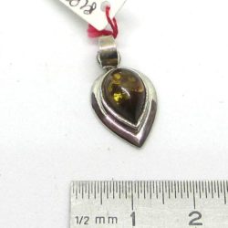 Pendant amber on silver. This amber pendant is a jewel on silver 925.