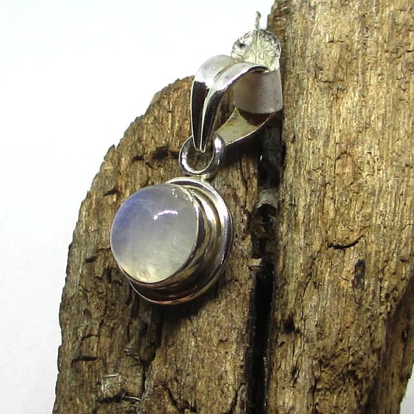 Moonstone pendant on silver