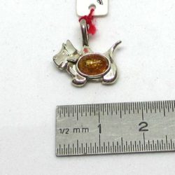 Pendant dog amber on silver