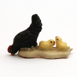 Santon Animal: Black Chicken with chicks (poule noire avec poussins)