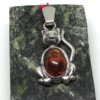 Pendentif chat, argent et ambre