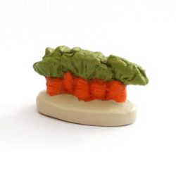 Santon accessoire carotte pour la crèche de Noël.